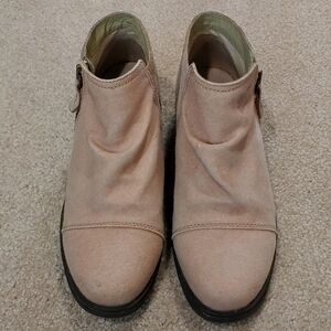SOREL Excellent Condition Tan Zipper Booties Sz8